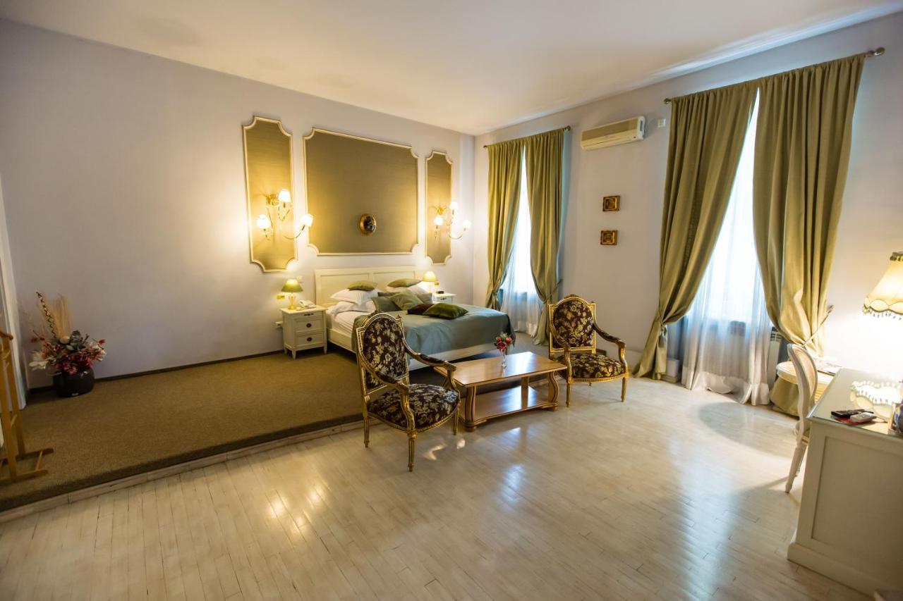 Villa Venus Deva Luaran gambar