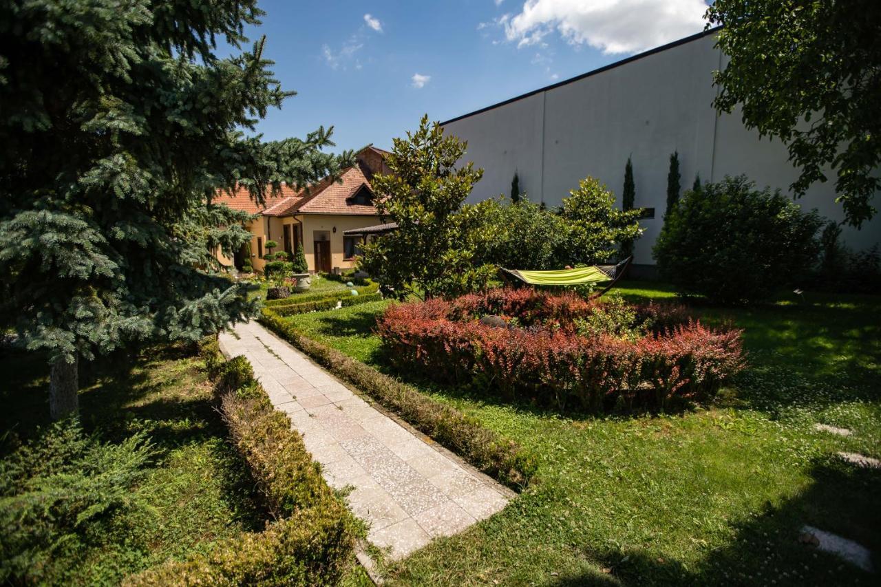 Villa Venus Deva Luaran gambar