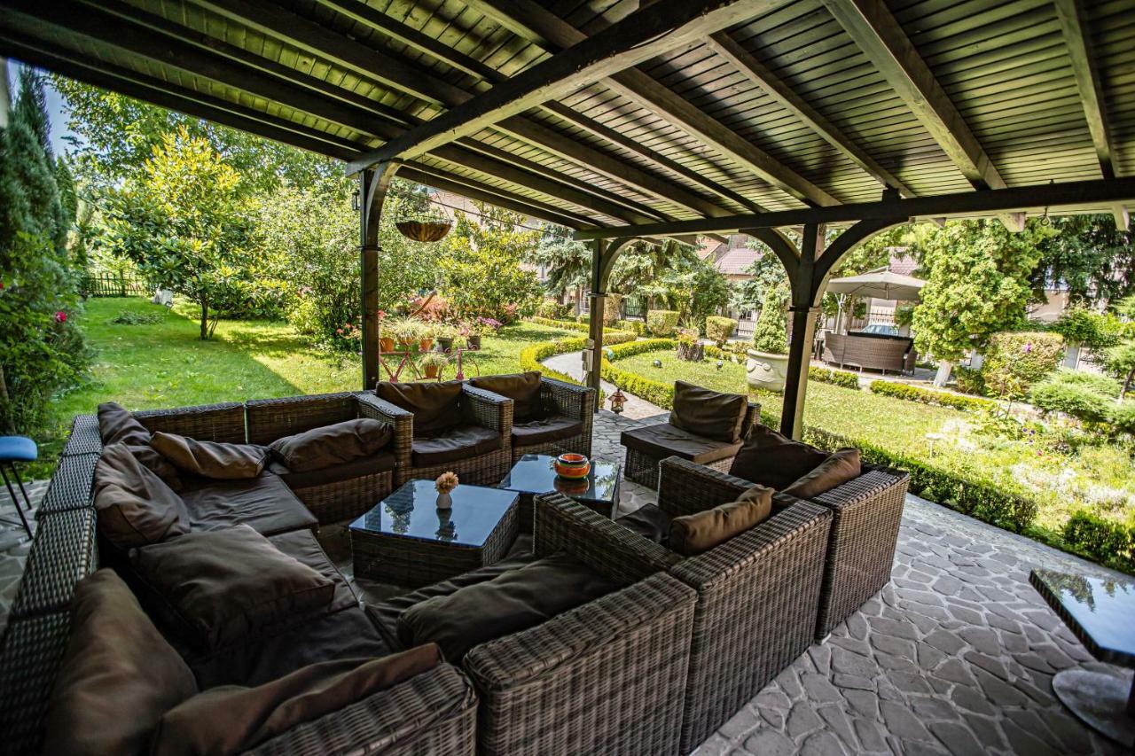 Villa Venus Deva Luaran gambar